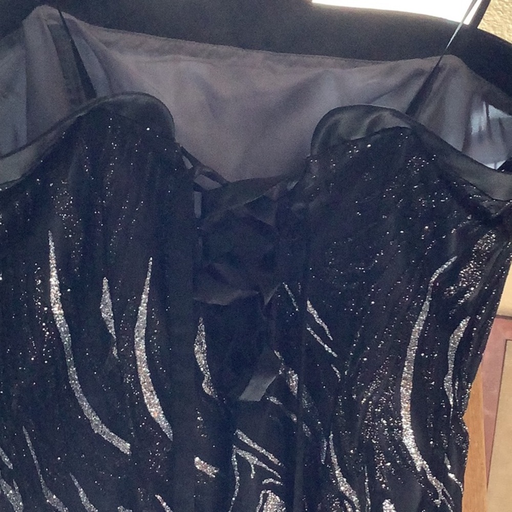 Elegant Strapless Black Dress - Picture 4 of 9